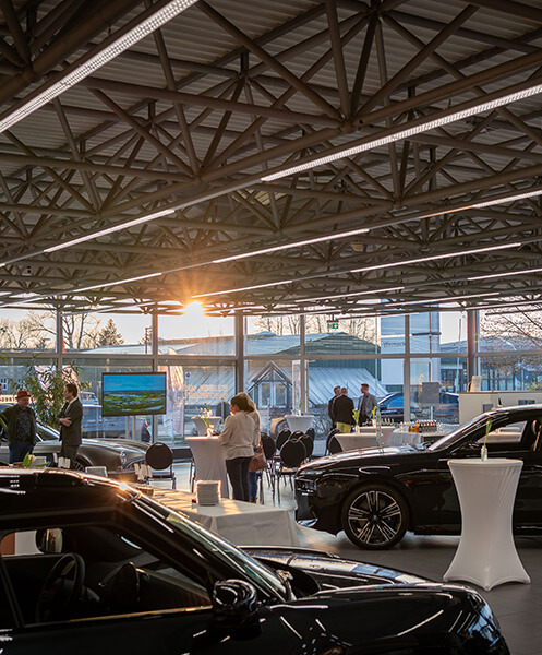 bmw businessabend mini wernecke Innenansicht von einem Autohaus: Businessabend bei Mini Wernecke